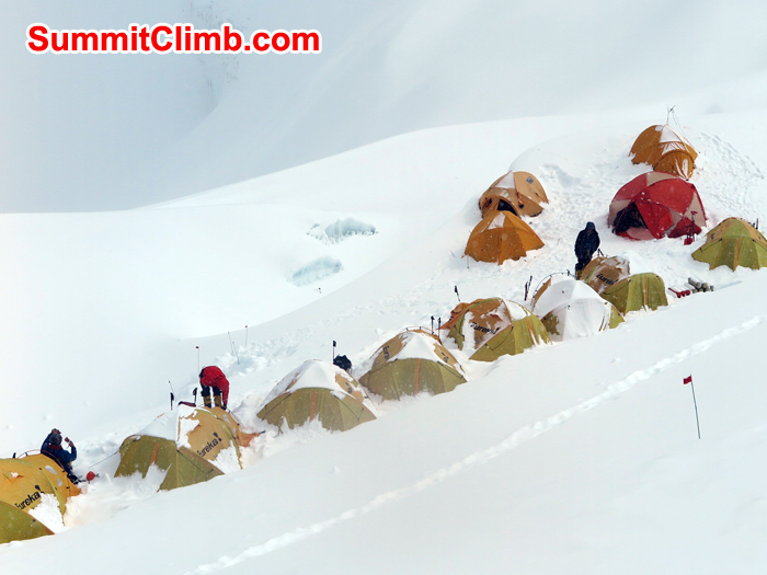 Snowing day in Camp 2. Photo Stefan Brohn 